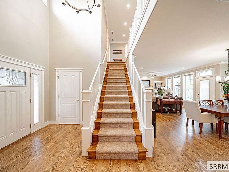 2035 Irene Ln photo 2