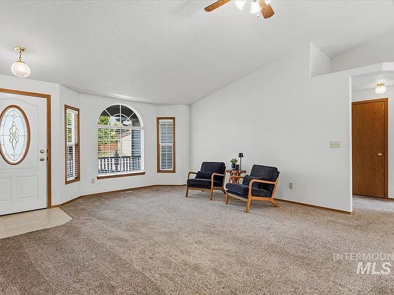 2515 Sunflower Dr photo 4