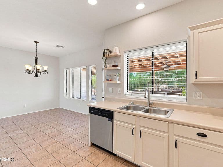 23043 E SUNNY Lane photo 5
