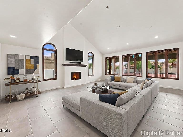 3307 E COCONINO Street photo 2