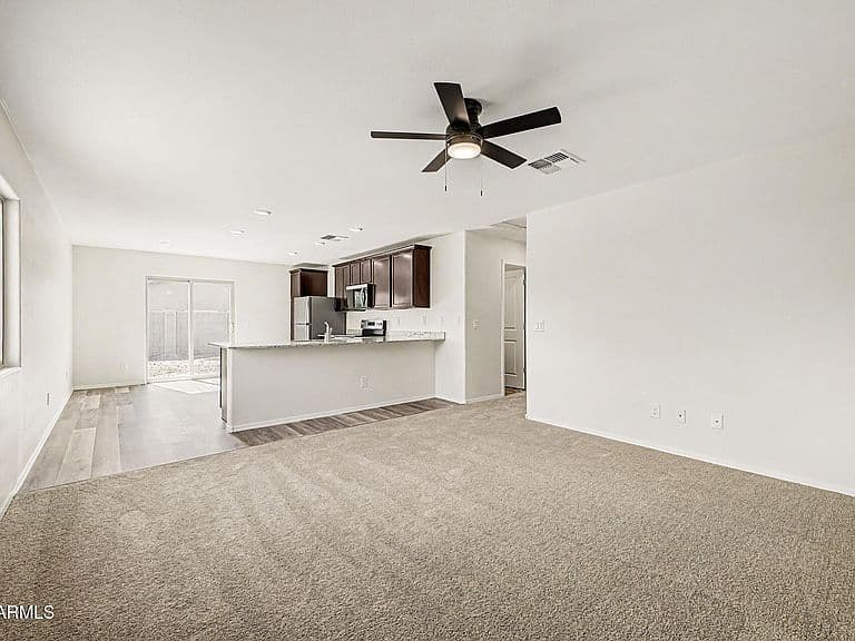 360 S OAK Street photo 2