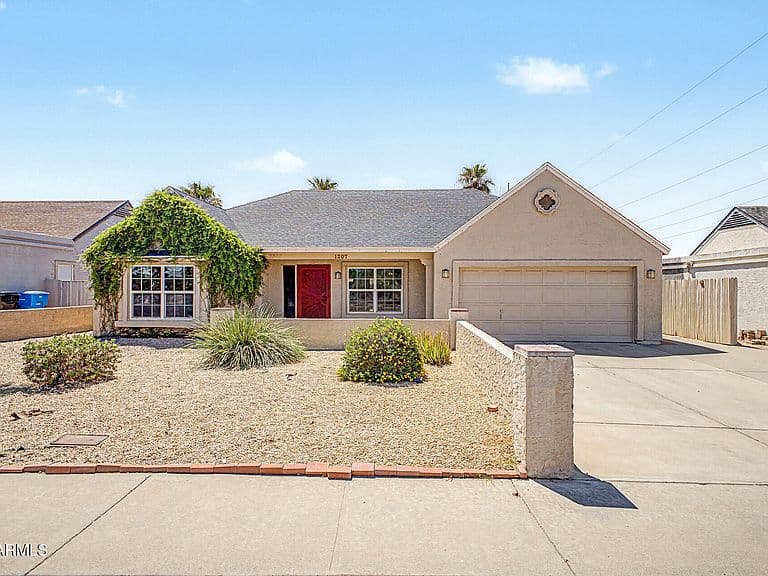 1207 E TONTO Lane photo 1