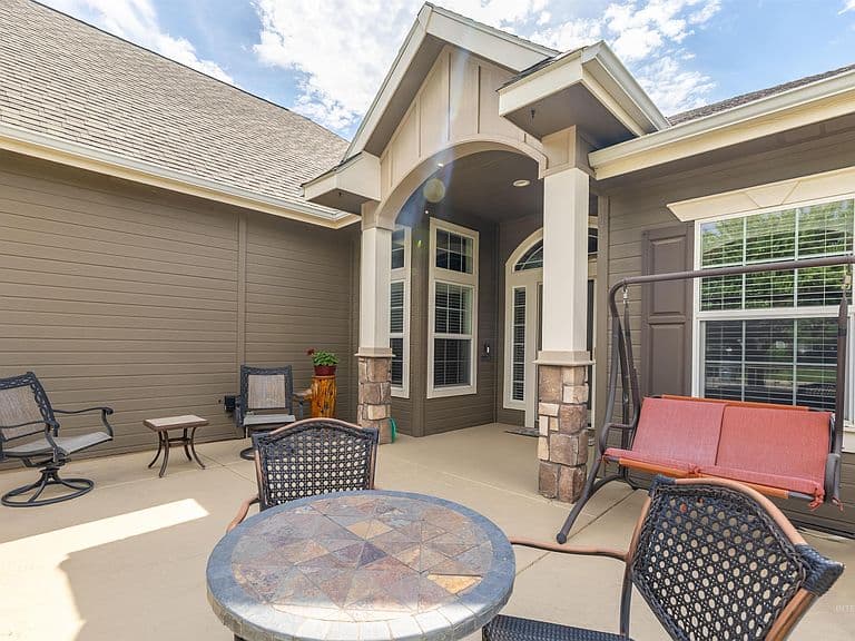 9451 W Pebblestream Dr photo 2