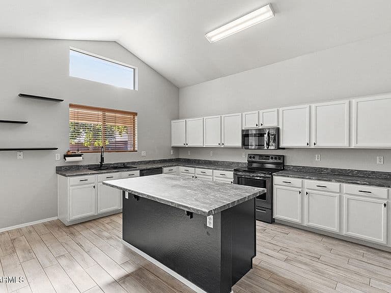23081 W PEPPER Drive photo 3