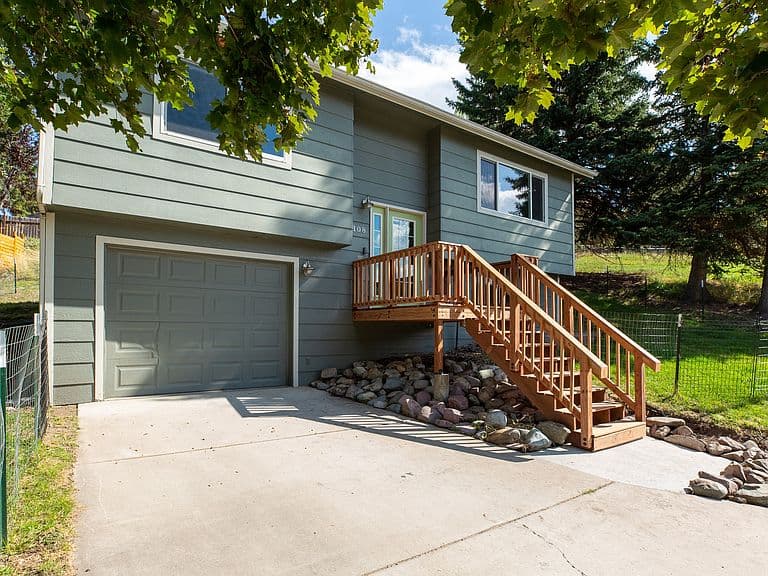 6108 Mainview Dr photo 3