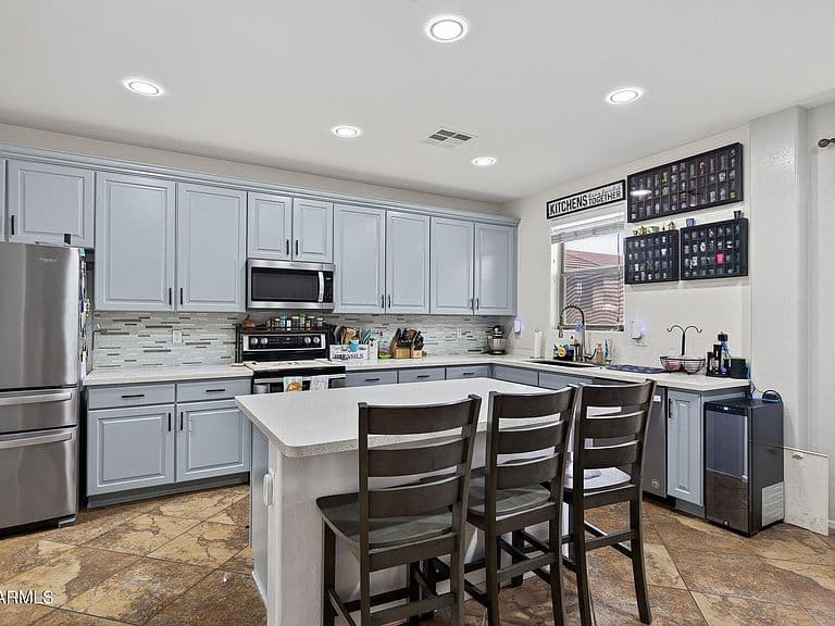 12050 W SANDS Drive photo 5