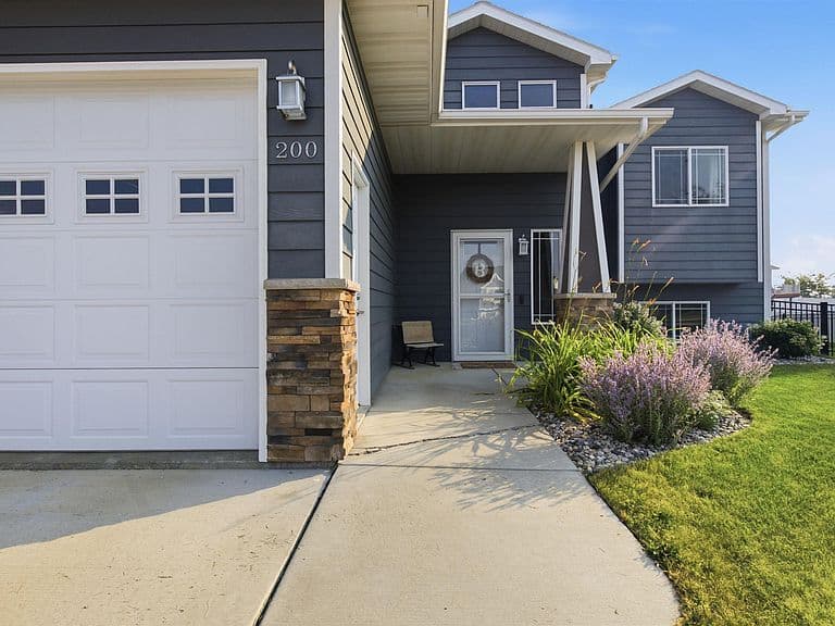 200 Morning Glory Cir photo 2