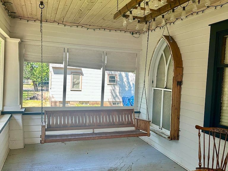 1009 Coburn Ave photo 2