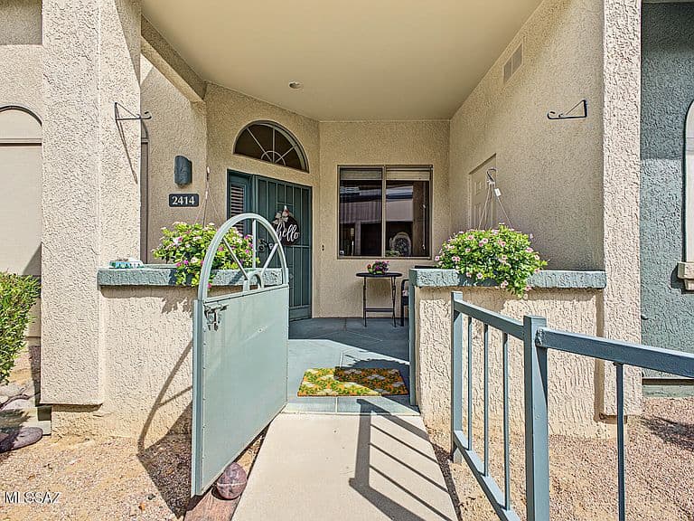 2414 W Via Di Silvio photo 2