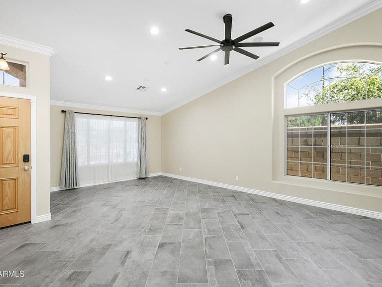 6 N BOULDER Street photo 4