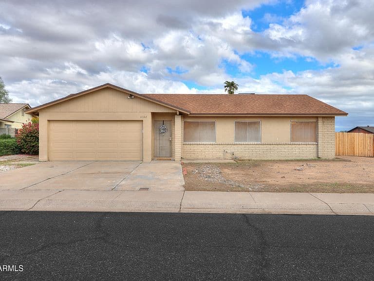 11102 W TURNEY Avenue photo 1