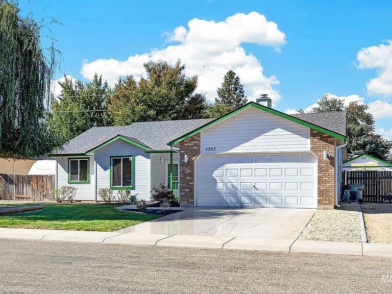 4245 S Falconrest Way photo 2