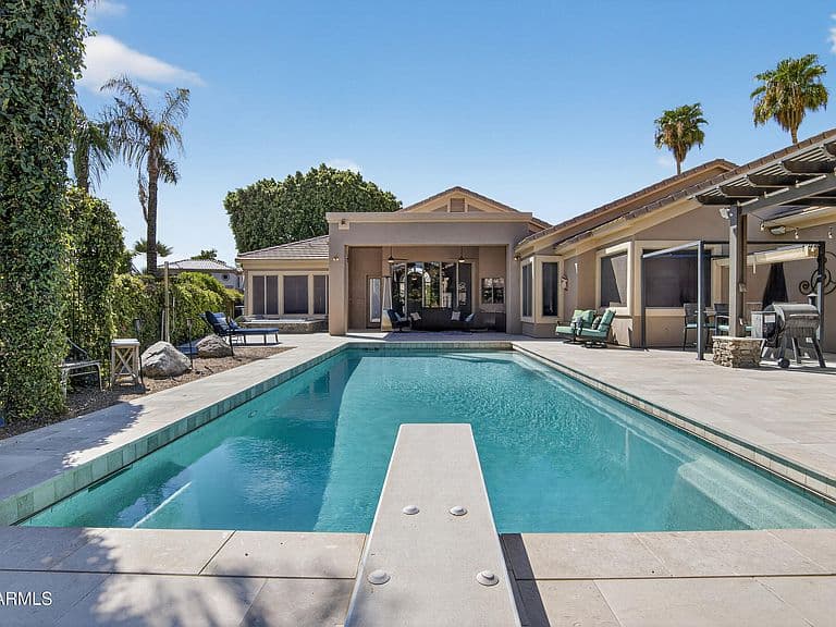1333 N CLIFFSIDE Drive photo 1