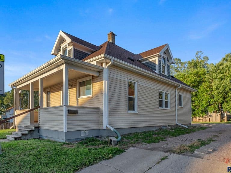 310 N Cliff Ave photo 2