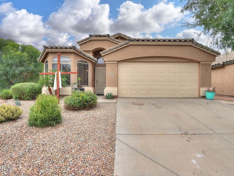 43879 W CAHILL Drive photo 2