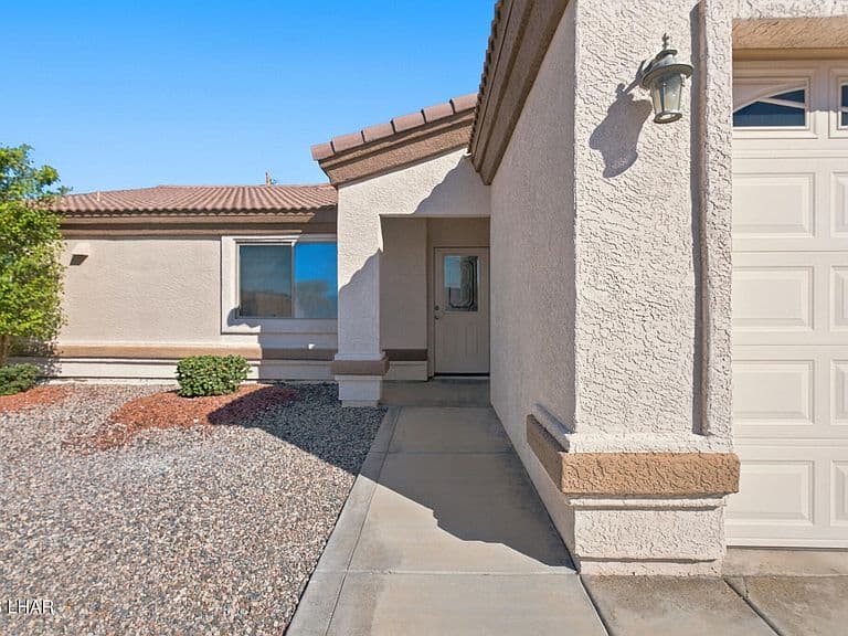 3061 Shoshone Dr photo 4