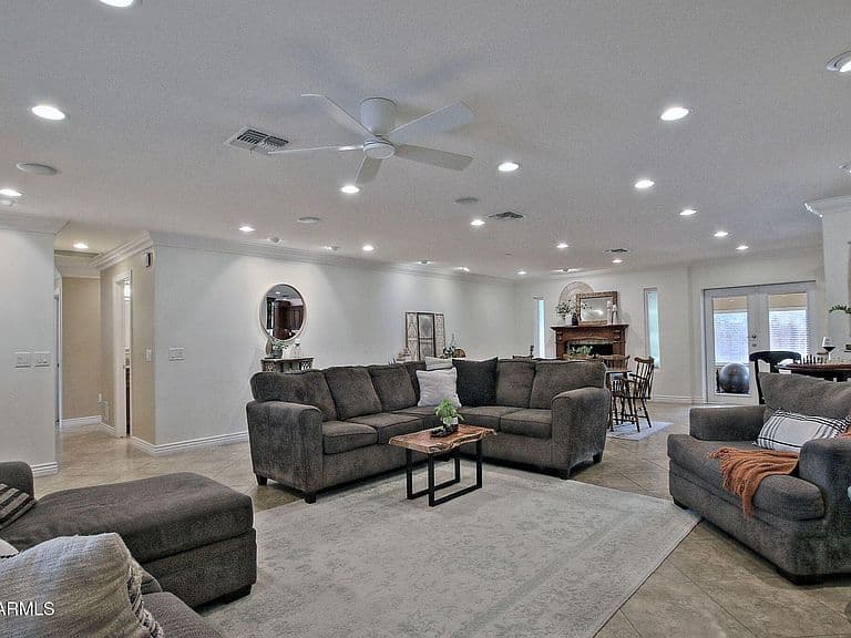 3815 S SHANNON Drive photo 3