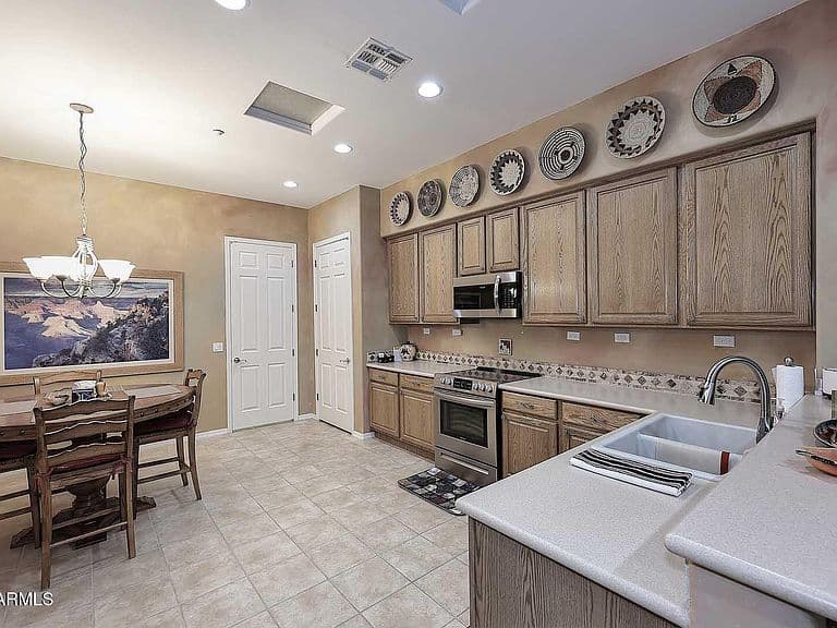 7228 E CRIMSON SKY Trail photo 2