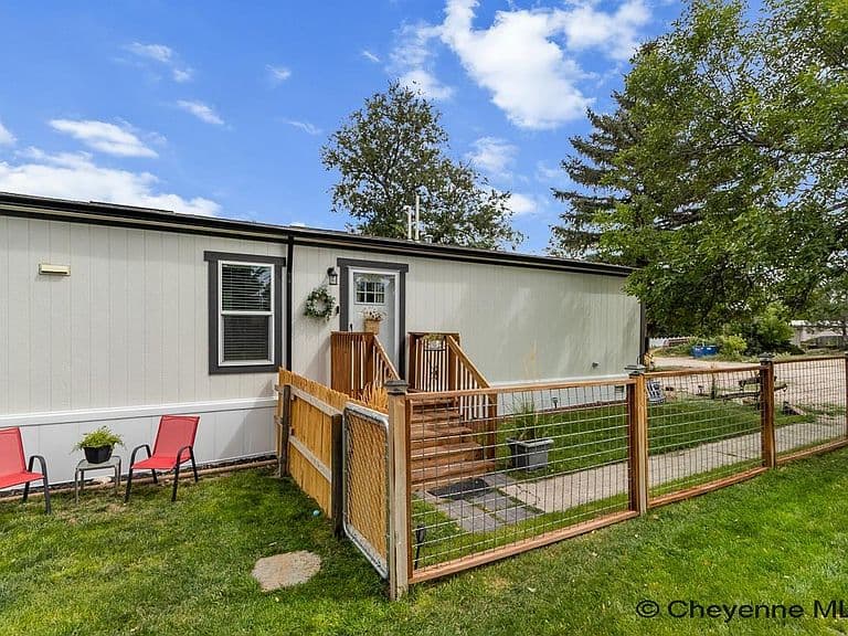 312 Walker Ln photo 4