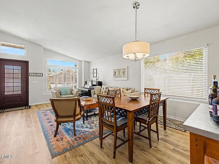 1611 W WINCHESTER Way photo 4