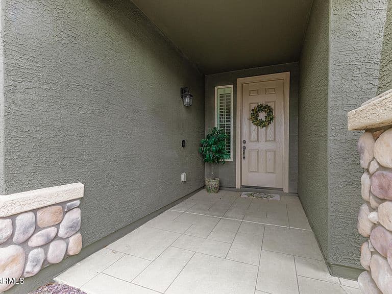 18574 W Lupine Ave photo 4