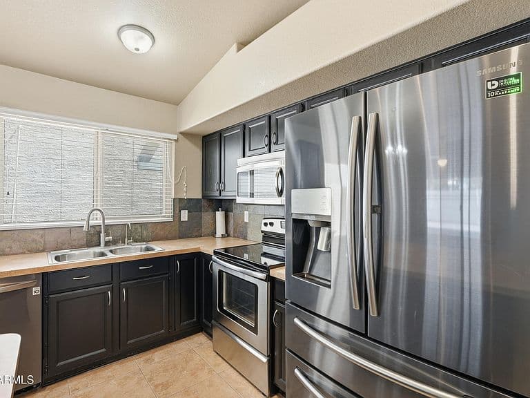 860 N CHOLLA Street photo 4