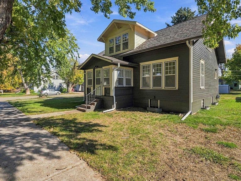 1506 Davenport St photo 3