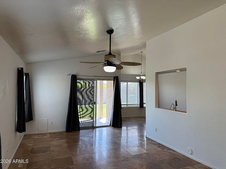 1041 W SARAGOSA Street photo 4