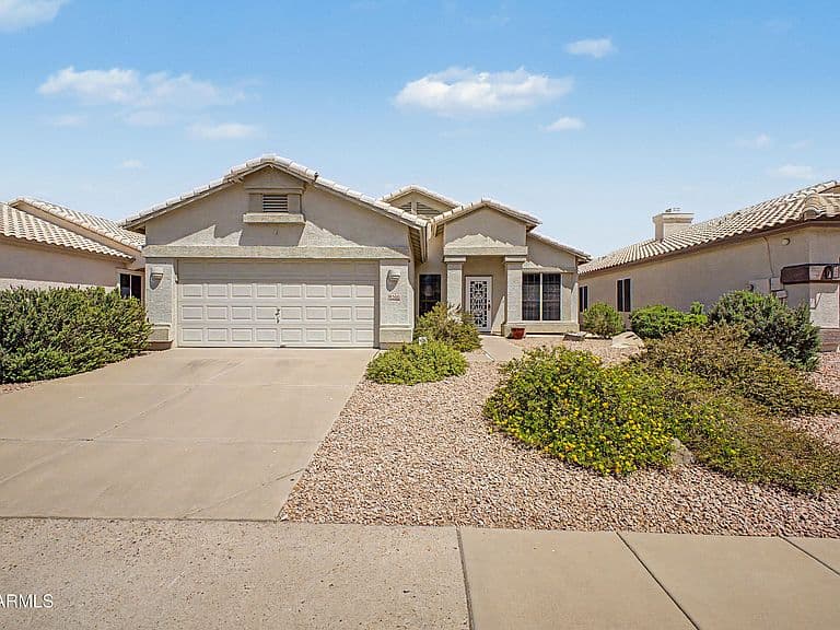 9380 E BLANCHE Drive E photo 2