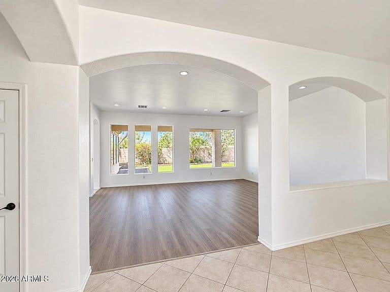 770 W CHERRYWOOD Drive photo 3
