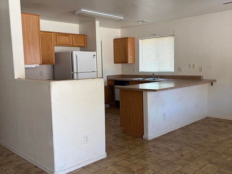 23358 W COCOPAH Street photo 4
