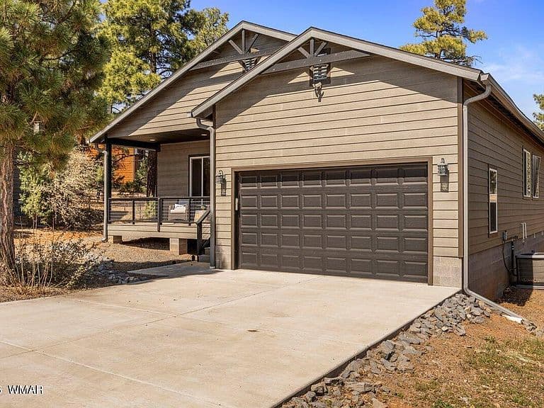 321 W Owens St photo 2