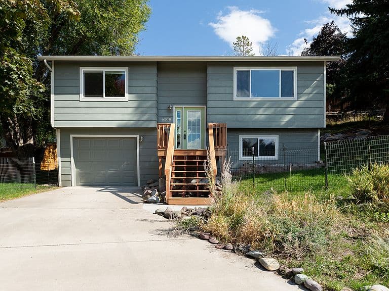 6108 Mainview Dr photo 2