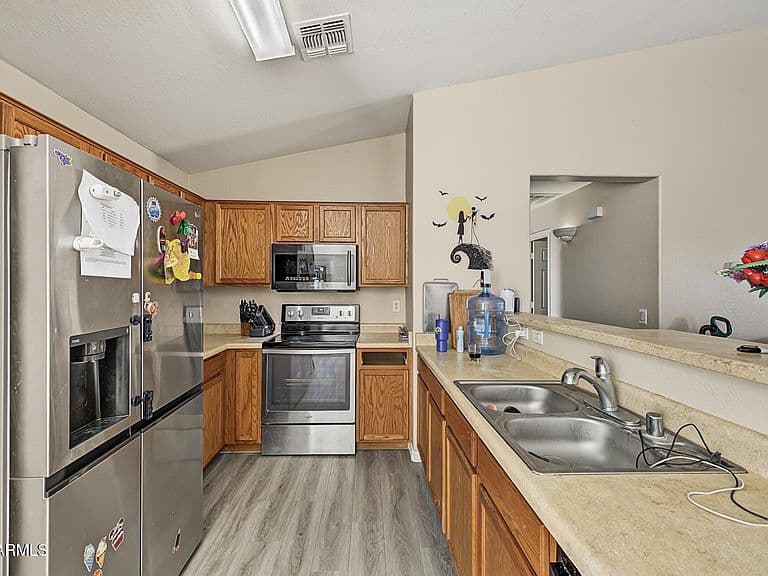 24319 N OASIS Boulevard photo 2