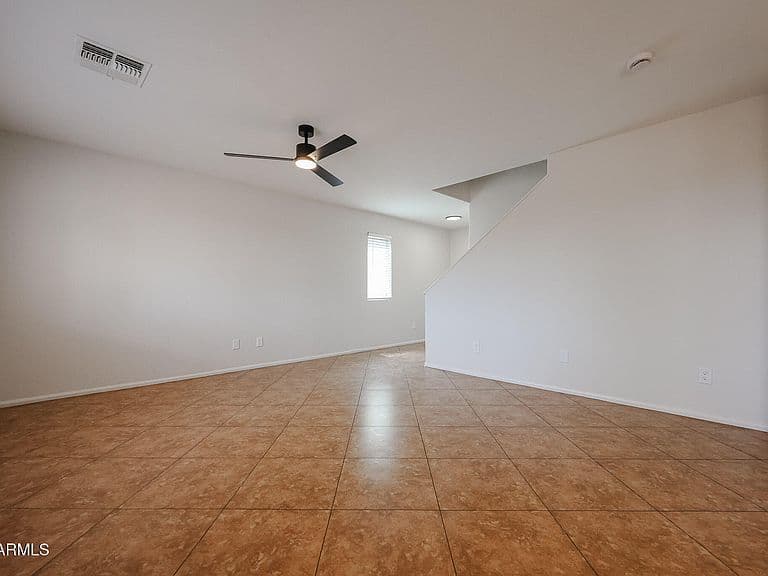 22557 N Davis Way photo 3