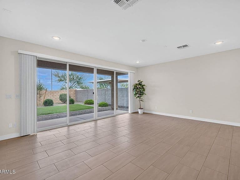 9662 E RAINBOW Avenue photo 5