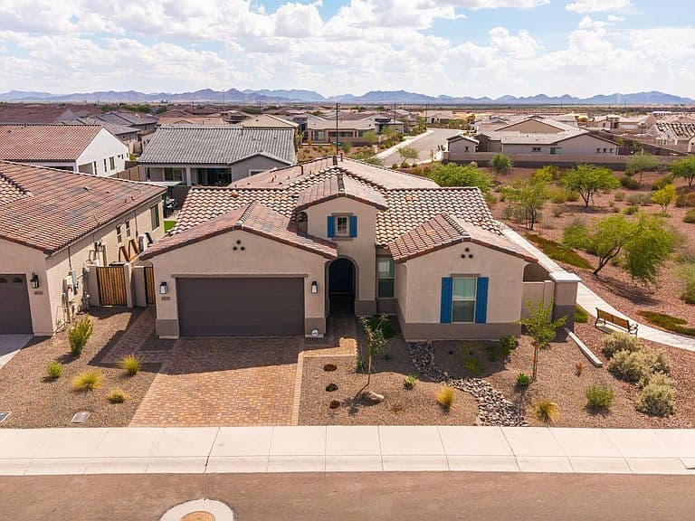 18157 W AMBERWOOD Drive photo 4
