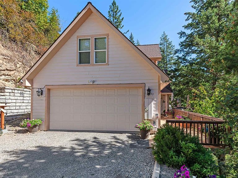 8677 N Rhapsody Ln photo 3