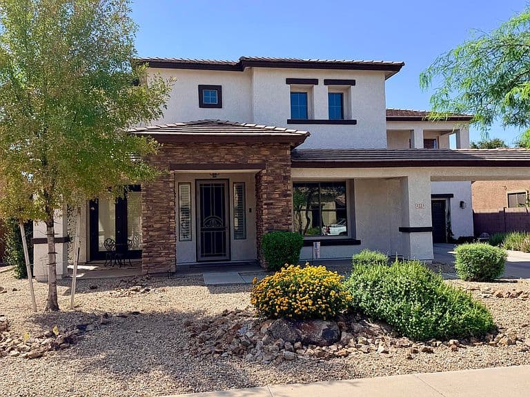 2725 E GRAND CANYON Drive photo 3