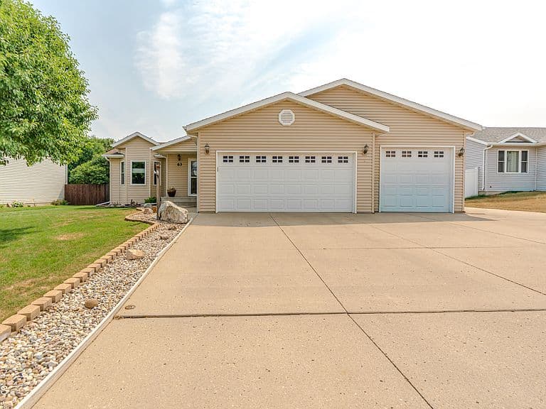 63 Haywood Dr photo 1