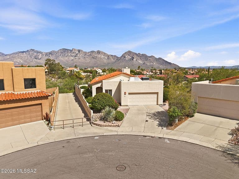 1233 W Crystalline Way photo 1