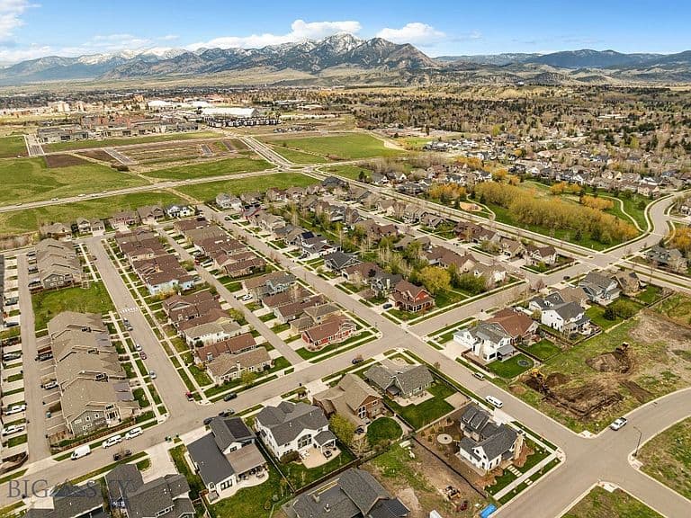 1374 Alder Creek Dr photo 3