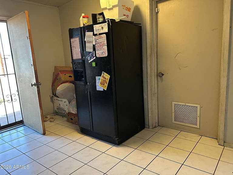 2312 E NANCY Lane photo 5