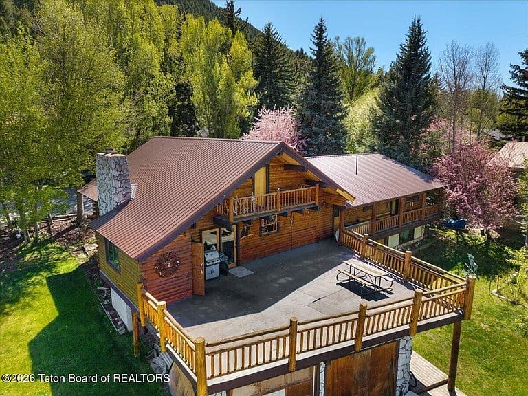 225 Pine Dr photo 5