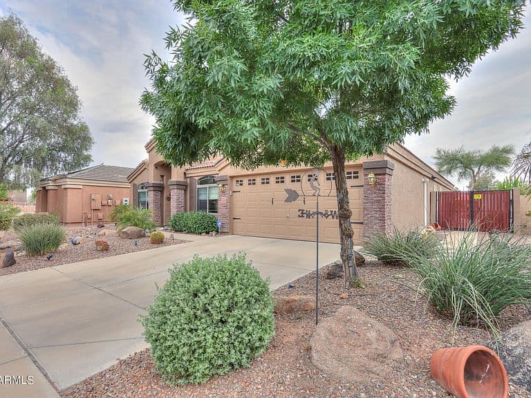 1679 E Angelica Dr photo 4