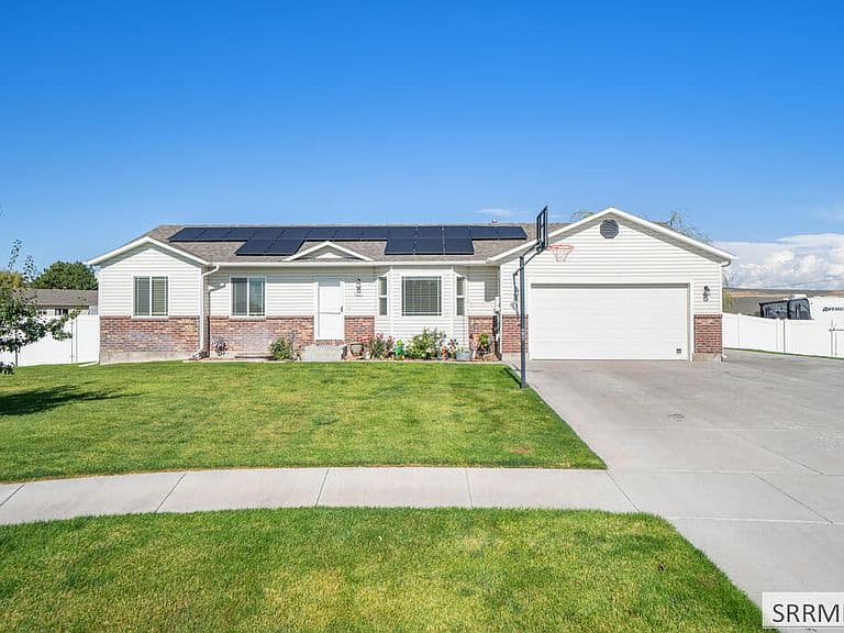 5461 E Elliott Dr photo 2