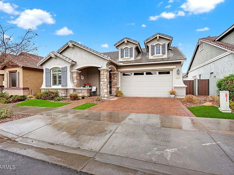 4238 E Skousen St photo 1