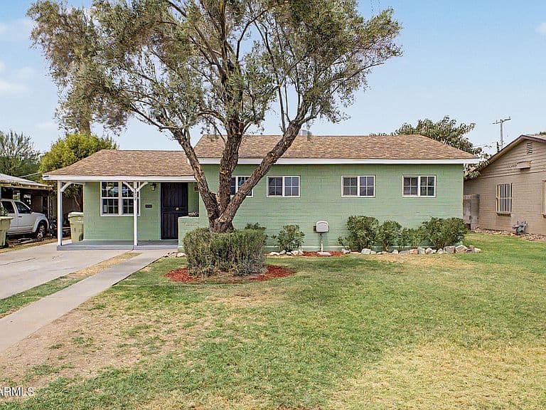 5712 W ORANGEWOOD Avenue photo 2