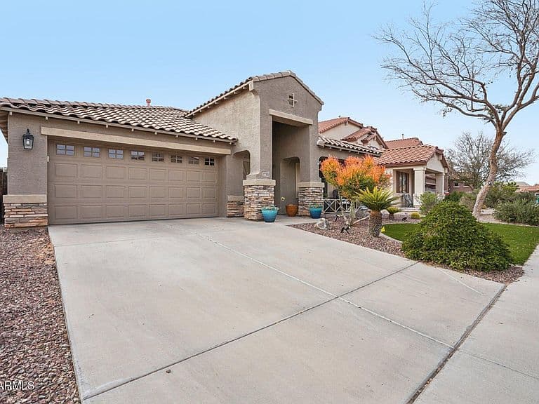 22300 N DIETZ Drive photo 2