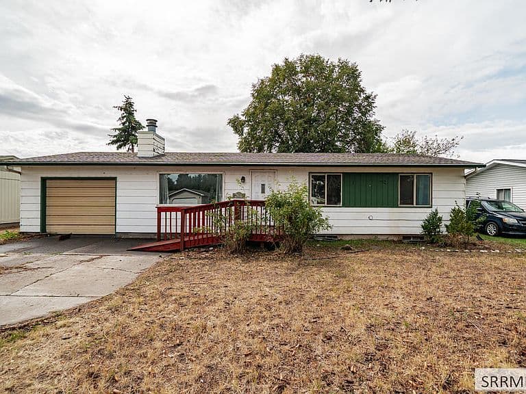 2418 Stace Cir photo 2